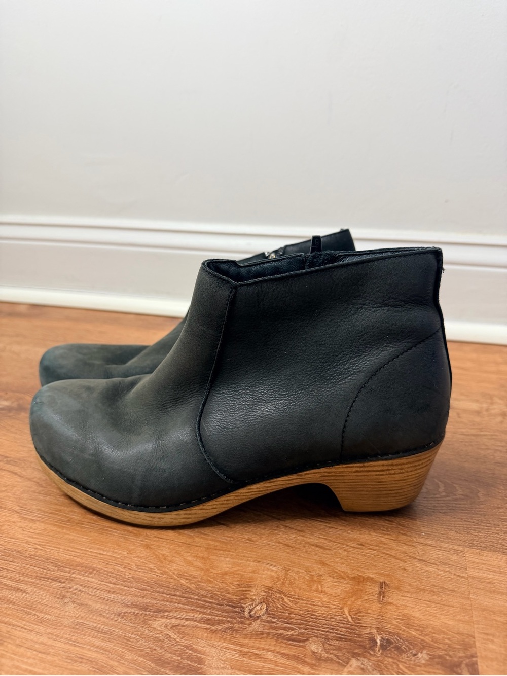 Dansko Maria Shoes Black Leather Ankle Band Booties with Low Wood Heel